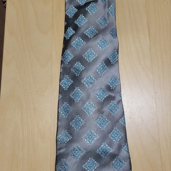 2 Men's neck ties - Picture 3 of 5